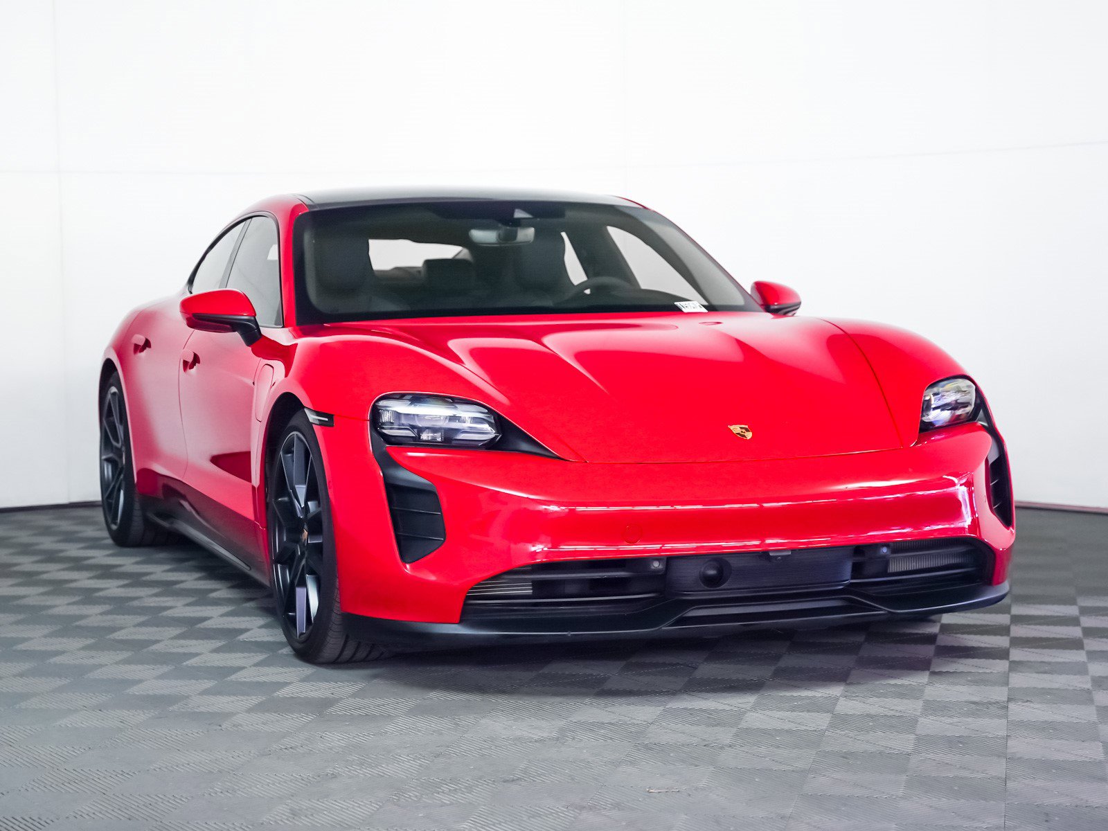 Certified 2022 Porsche Taycan GTS image 8