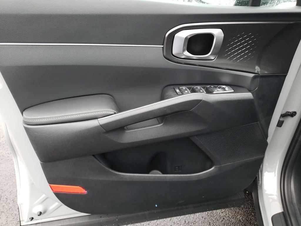 New 2026 Kia Sorento S w/ S Panoramic Sunroof Package FWD image 16