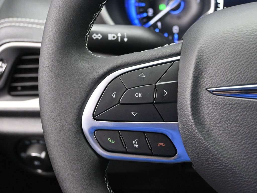 New 2026 Chrysler Pacifica Select AWD/4WD image 11