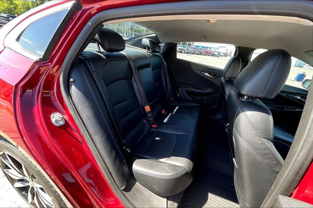 Used 2018 Chevrolet Malibu LT w/ Driver Confidence Package FWD image 28
