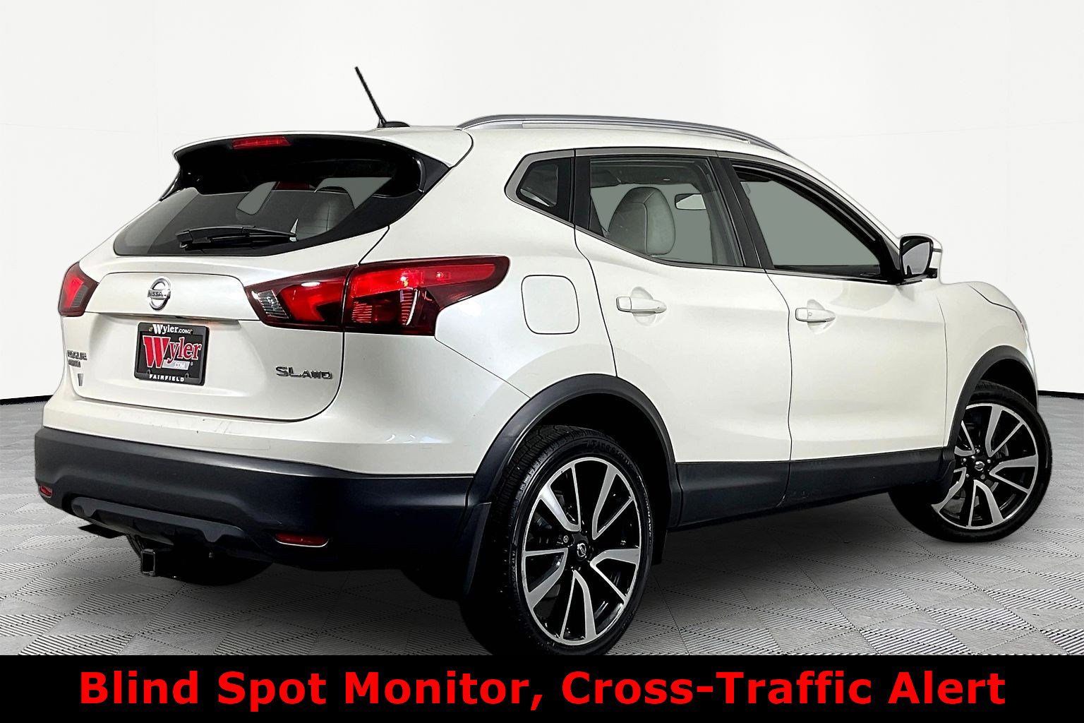 Certified 2018 Nissan Rogue Sport SL w/ SL Premium Package AWD/4WD image 6