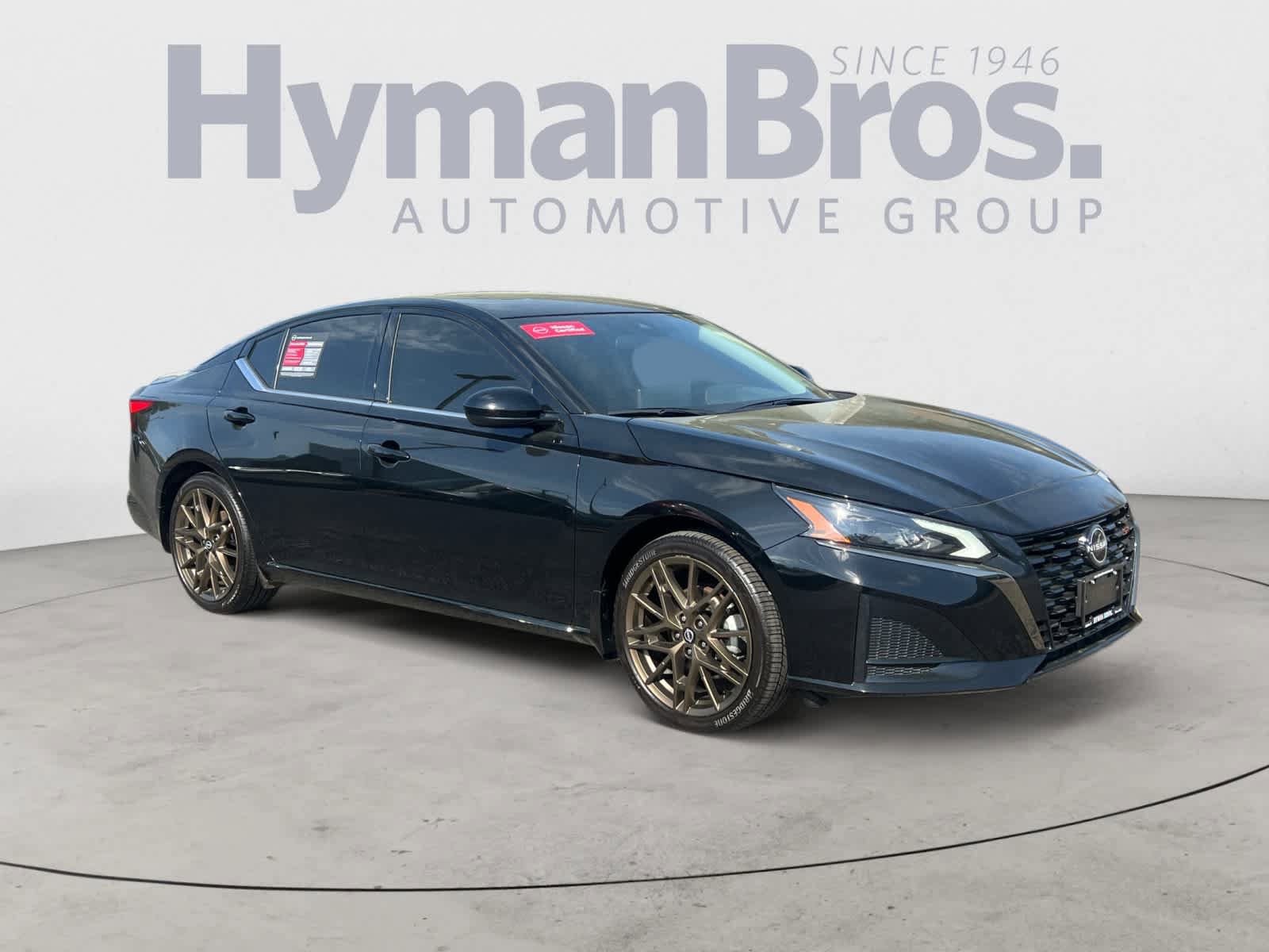 Certified 2025 Nissan Altima 2.5 SR w/ SR Premium Package FWD image 1