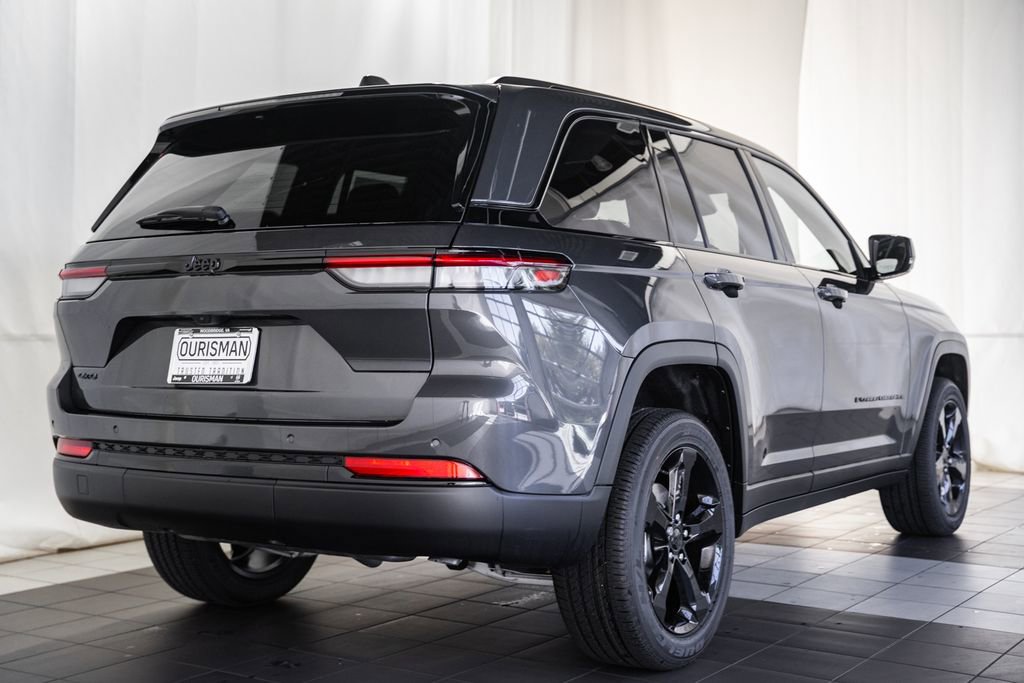 New 2025 Jeep Grand Cherokee Altitude image 4