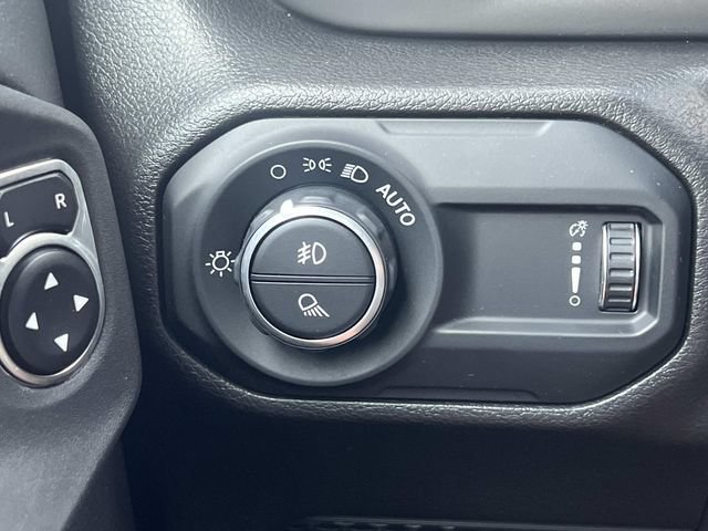 Used 2023 Jeep Gladiator Rubicon w/ Cold Weather Group AWD/4WD image 25