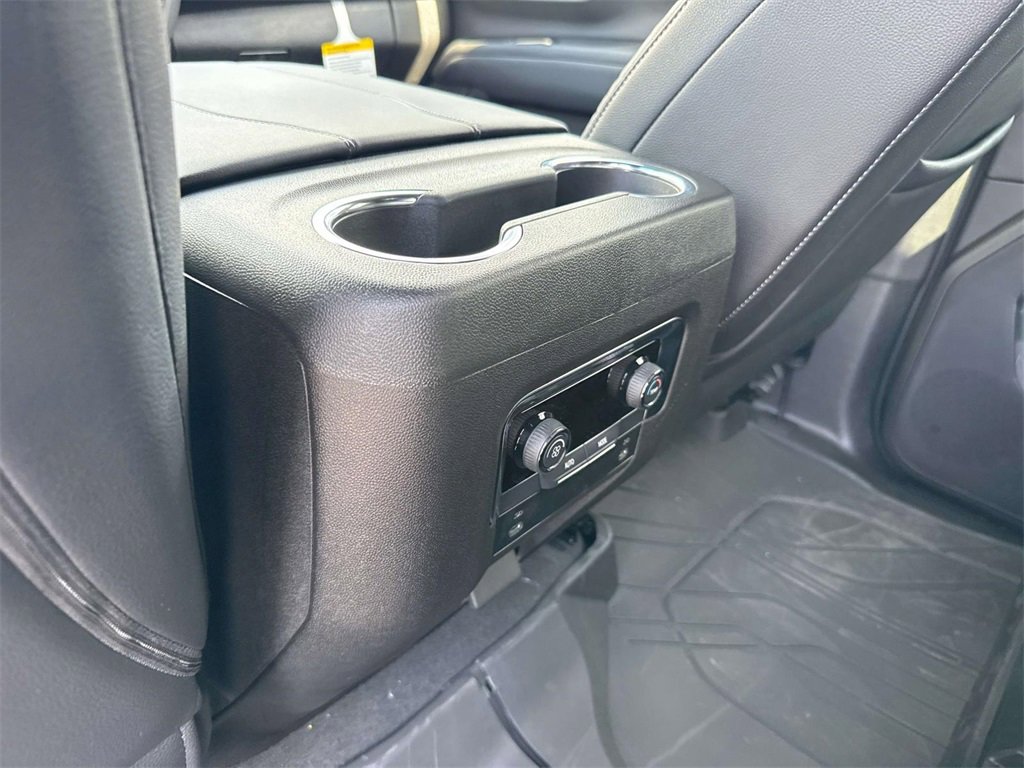 New 2026 Chevrolet Suburban LS image 26