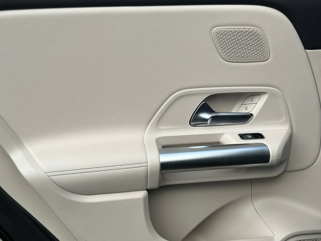 New 2026 Mercedes-Benz GLA 250 4MATIC image 33
