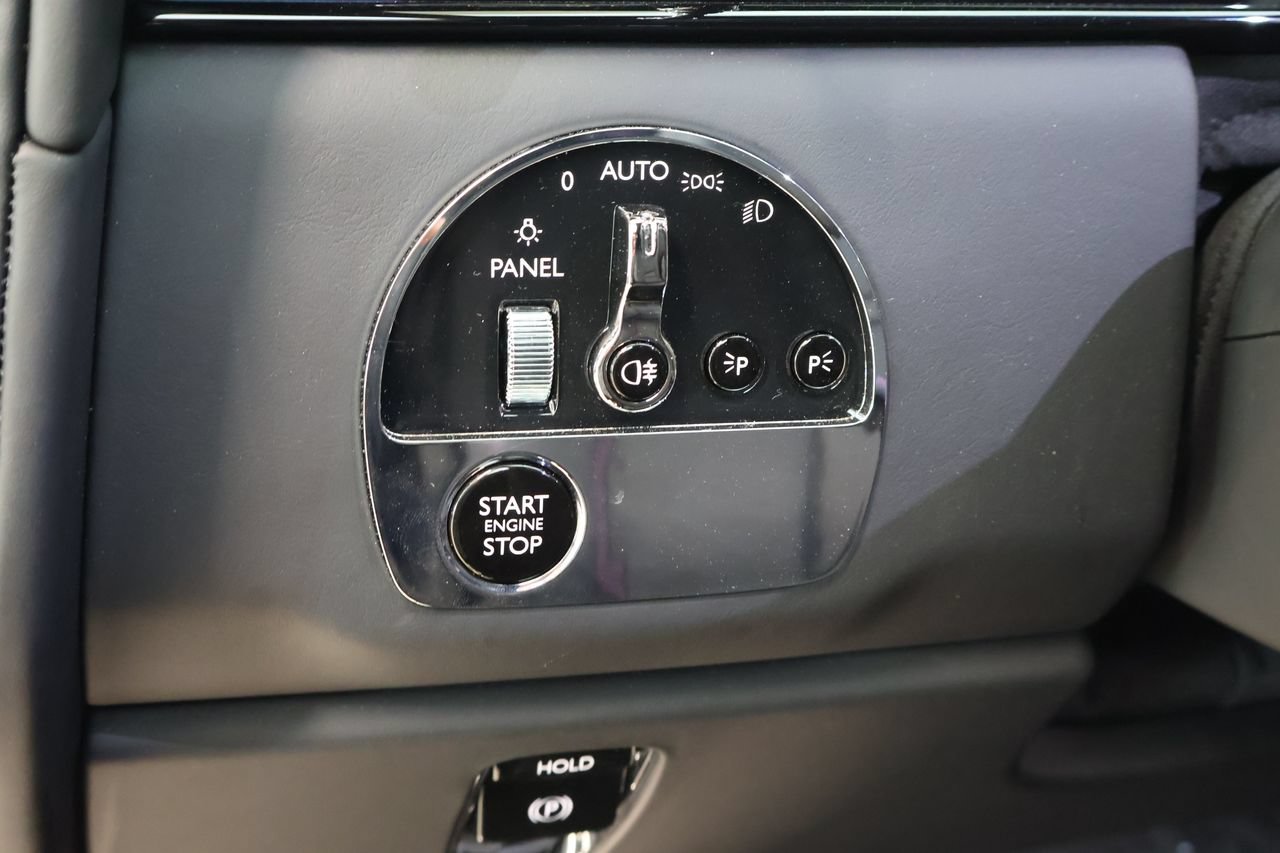 New 2026 Rolls-Royce Cullinan AWD/4WD image 25