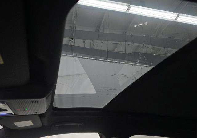 Used 2022 Volkswagen ID.4 Pro S w/ Gradient Package image 13