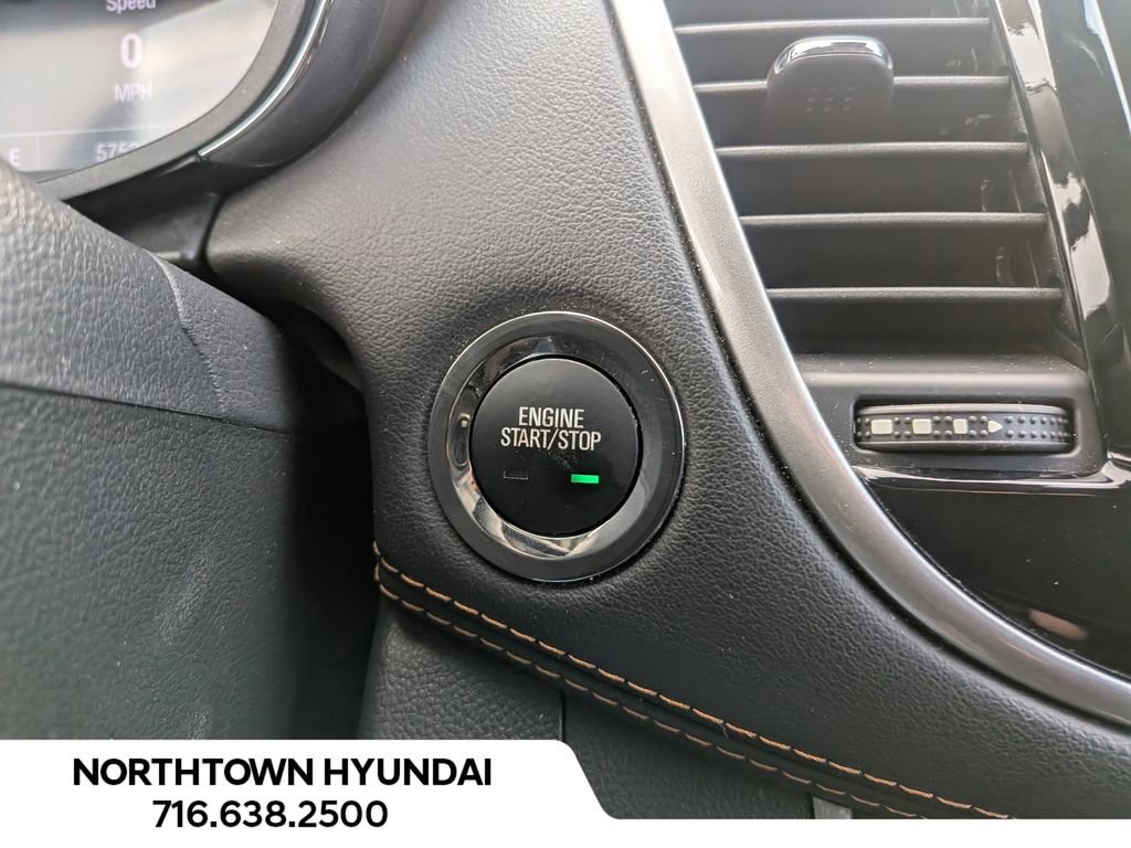 Used 2019 Chevrolet Trax LT w/ LT Convenience Package AWD/4WD image 16