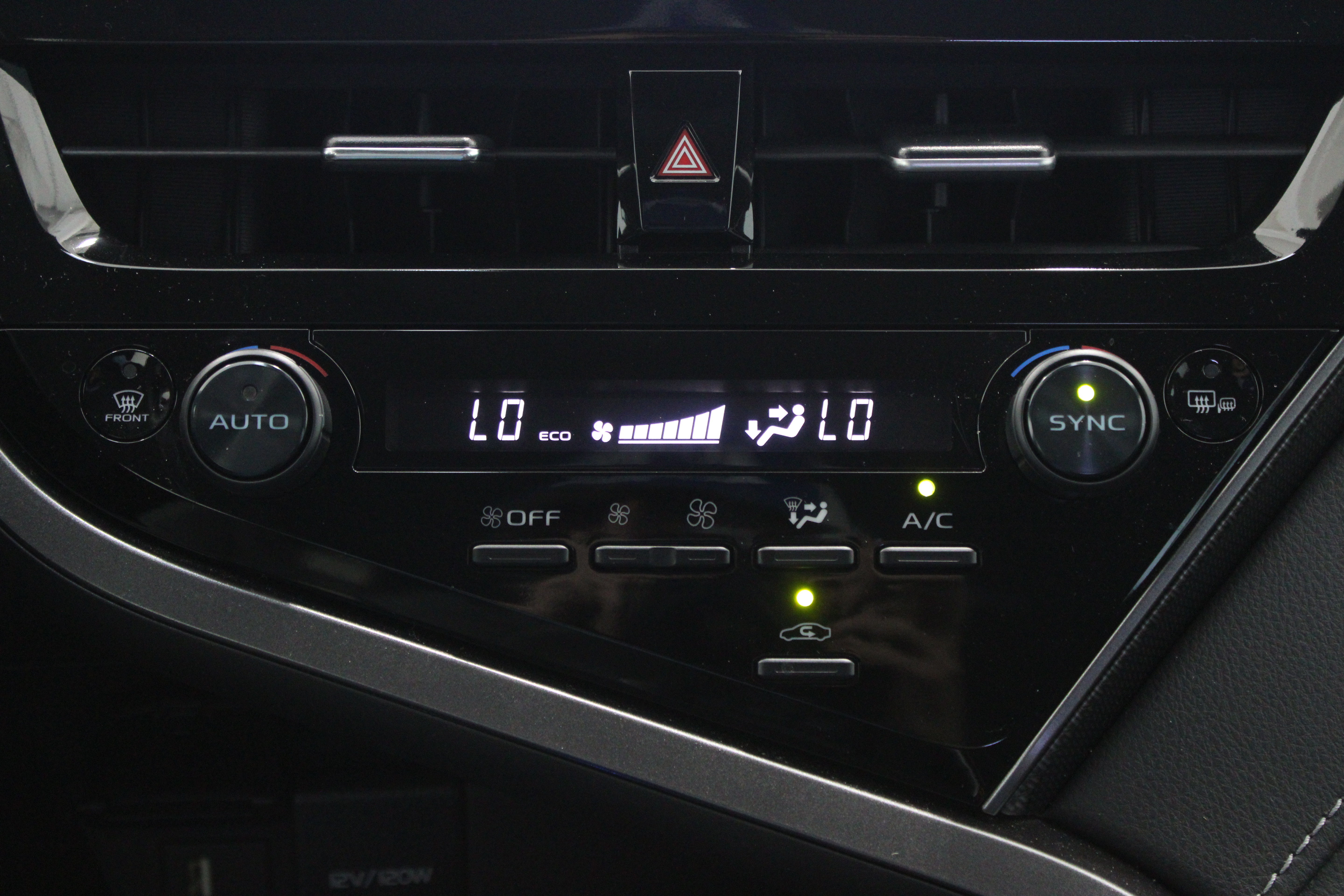 Used 2024 Toyota Camry XSE w/ Navigation Package FWD image 19