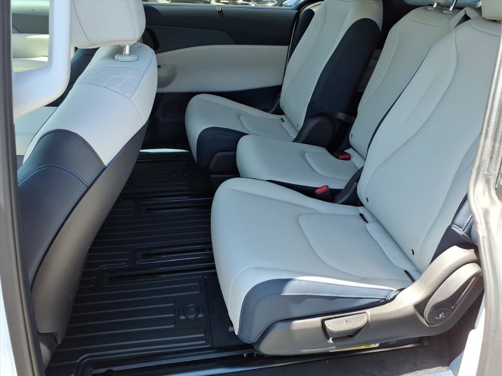 New 2026 Kia Carnival EX FWD image 12