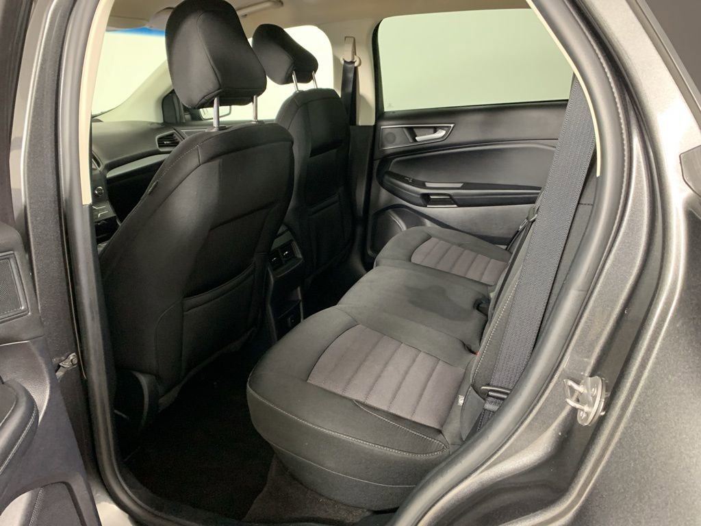 Used 2020 Ford Edge SE image 31