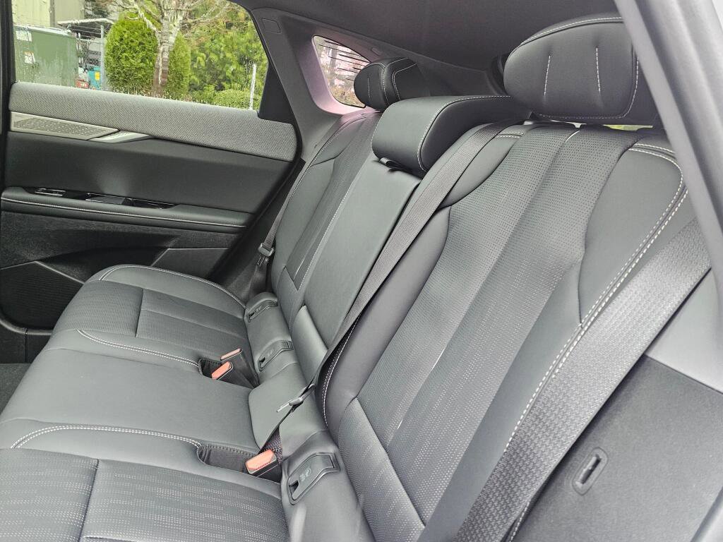 New 2026 Cadillac Optiq Luxury 2 image 19