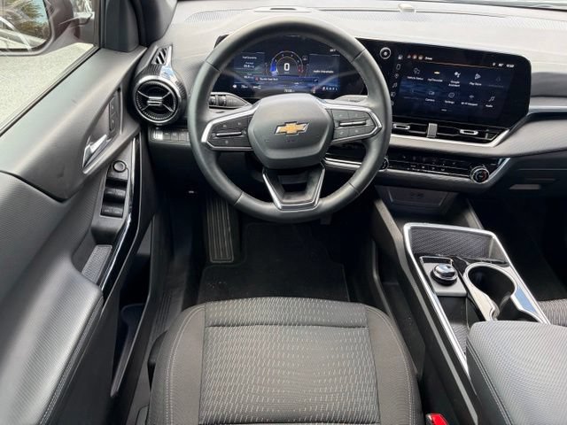 Used 2026 Chevrolet Equinox LT AWD/4WD image 32