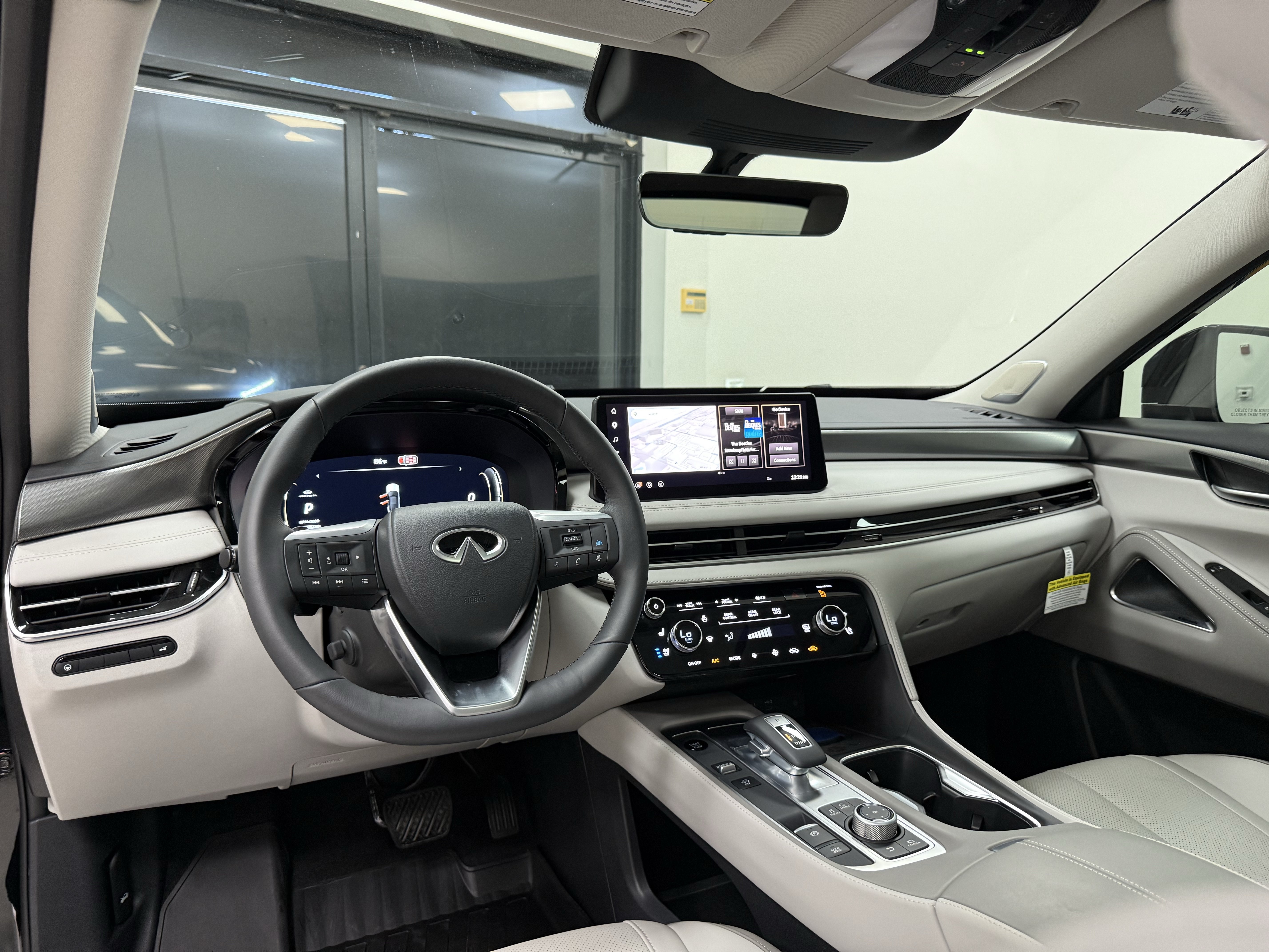 Used 2027 INFINITI QX60 Luxe w/ Cargo Package FWD image 17