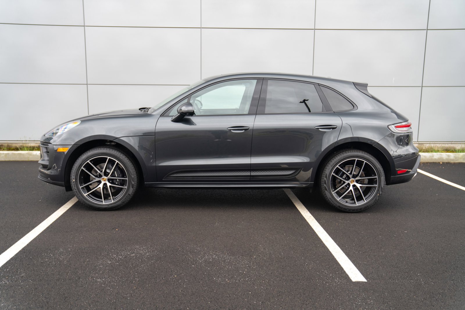 New 2026 Porsche Macan AWD/4WD image 2