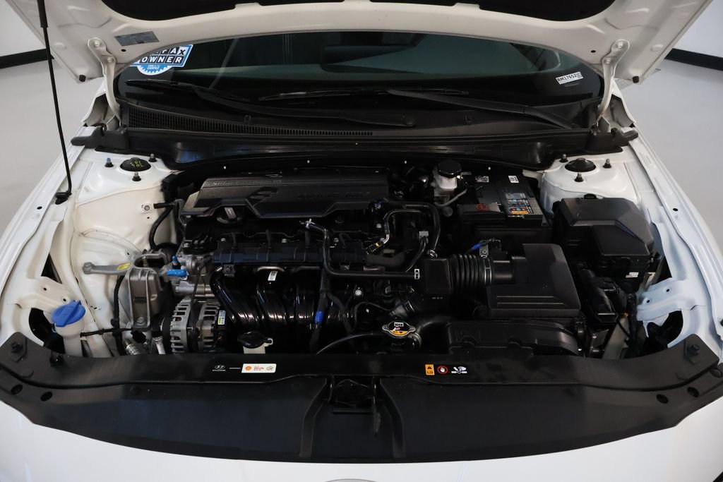 Used 2025 Hyundai Elantra SEL FWD image 31