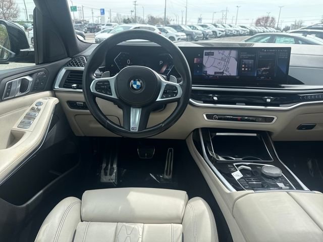 Used 2023 BMW X7 xDrive40i w/ M Sport Package AWD/4WD image 13