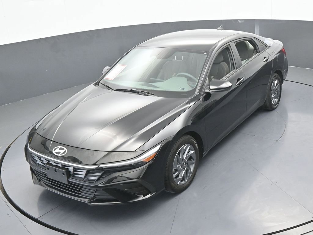 Used 2024 Hyundai Elantra SEL image 47