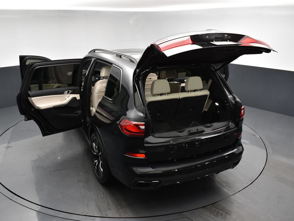 Used 2022 BMW X7 xDrive40i w/ M Sport Package AWD/4WD image 22