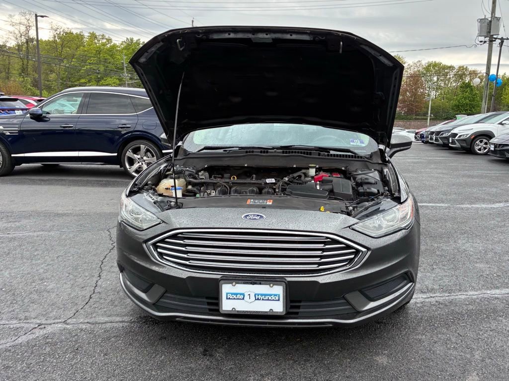 Used 2018 Ford Fusion SE w/ Fusion SE Technology Package FWD image 10