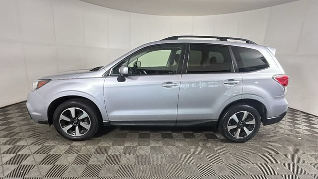 Used 2017 Subaru Forester 2.5i Premium AWD/4WD image 5