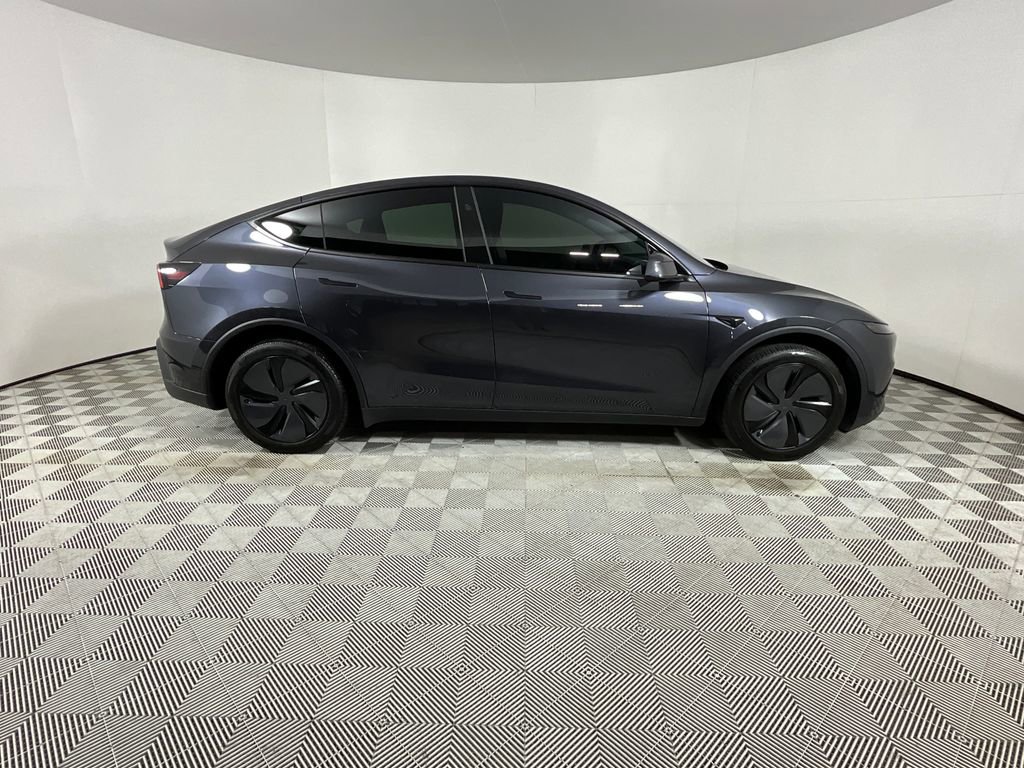Used 2026 Tesla Model Y Long Range RWD image 5