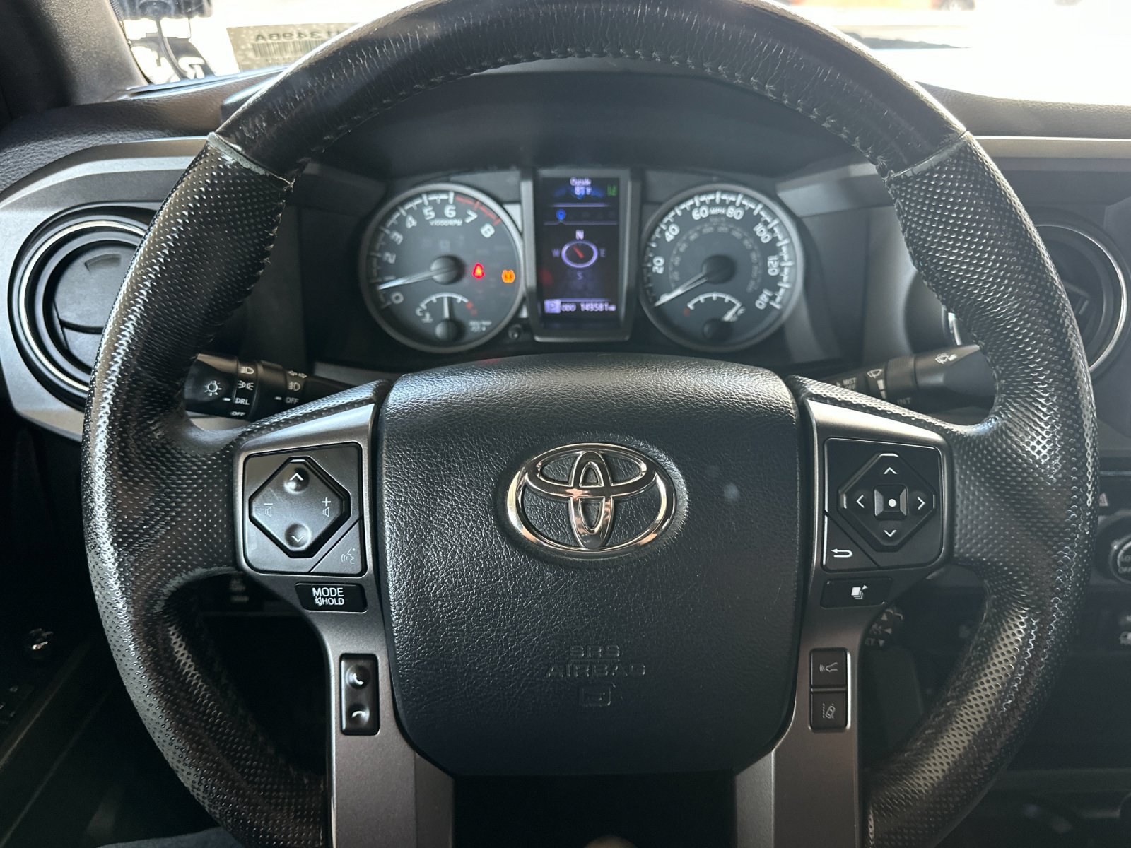 Used 2018 Toyota Tacoma TRD Off-Road w/ Technology Package AWD/4WD image 21