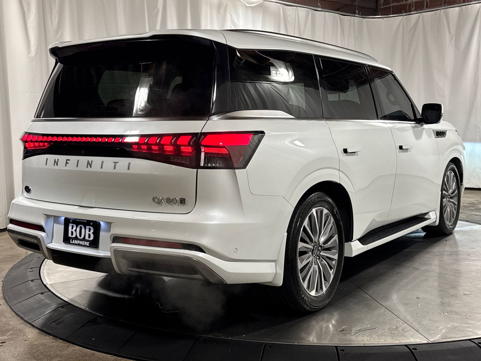 Used 2025 INFINITI QX80 Luxe AWD/4WD image 9