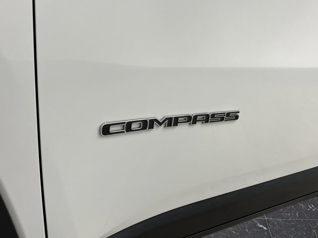 Used 2022 Jeep Compass Latitude image 31