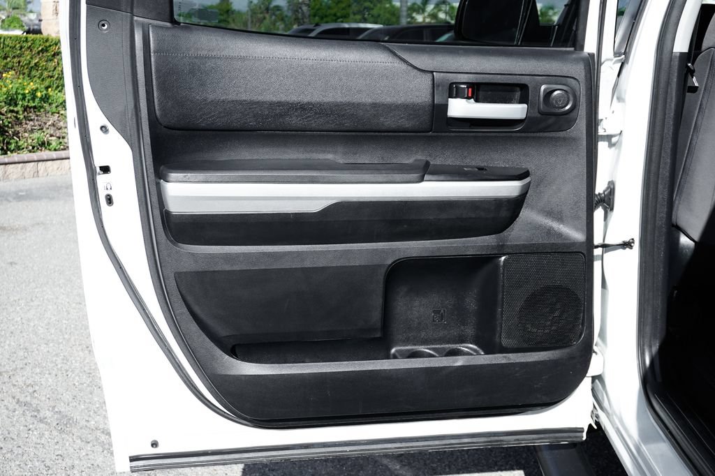 Used 2017 Toyota Tundra SR5 w/ SR5 Upgrade Package RWD image 30
