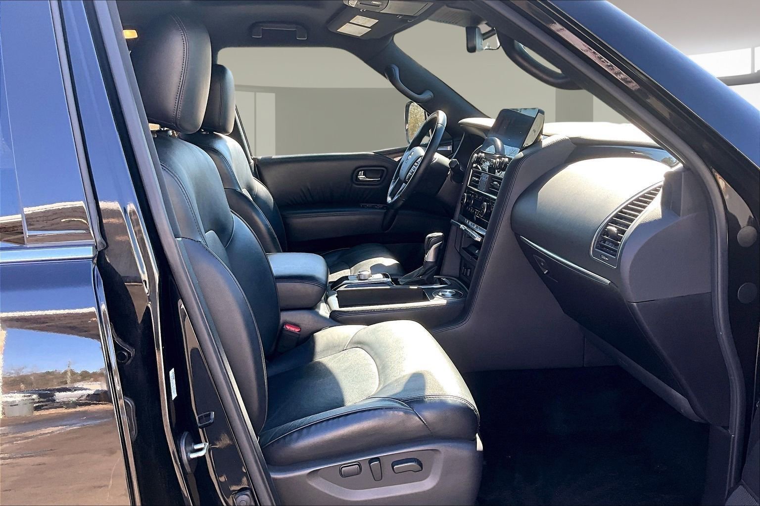 Used 2023 Nissan Armada SL w/ Midnight Edition Package image 30