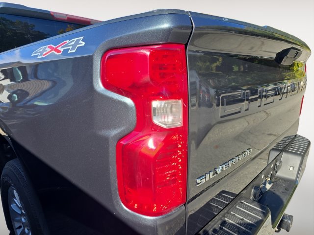 Used 2020 Chevrolet Silverado 1500 LT AWD/4WD image 18