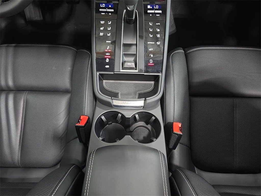 Certified 2025 Porsche Macan GTS image 20