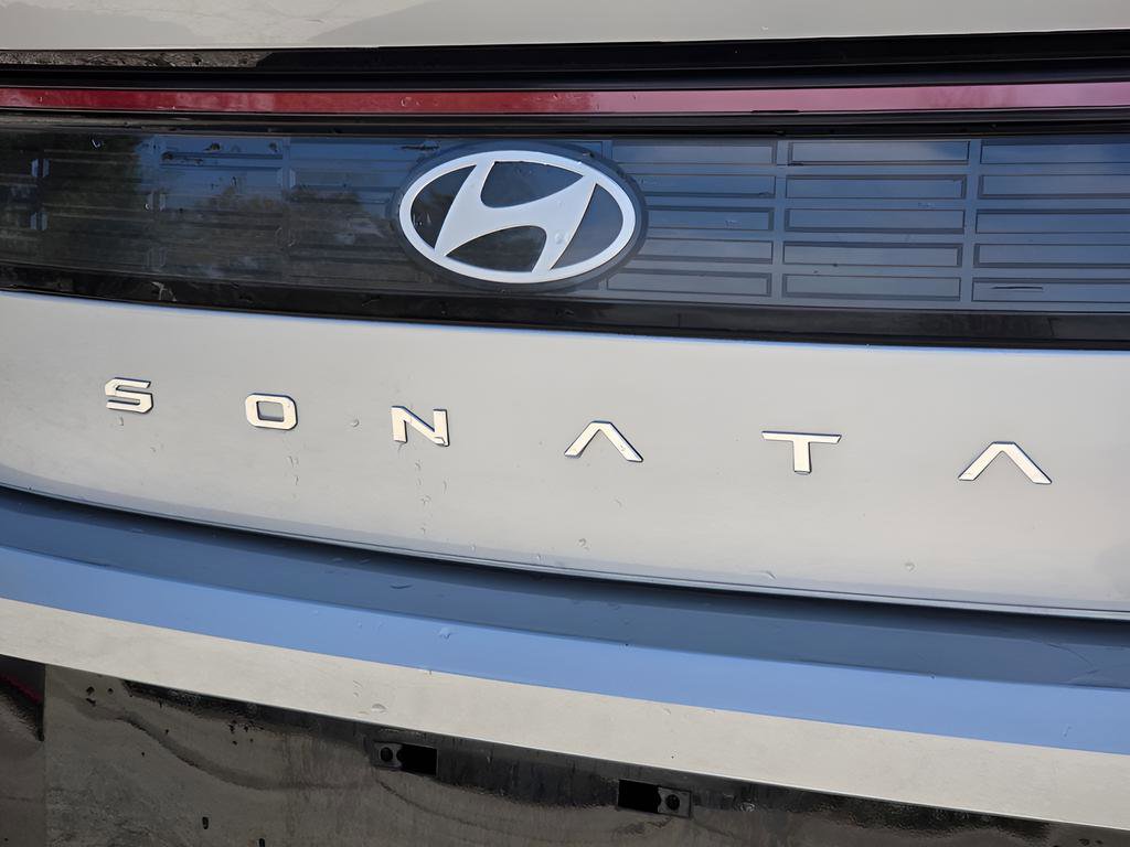 Used 2025 Hyundai Sonata SEL FWD image 12
