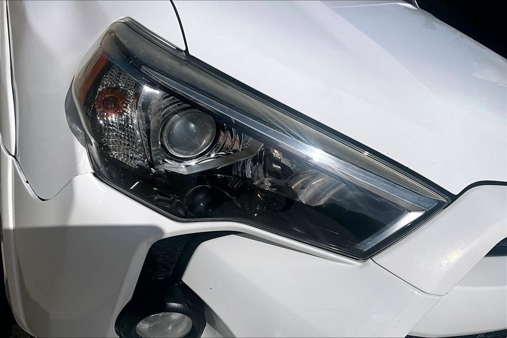 Used 2017 Toyota 4Runner SR5 RWD image 40