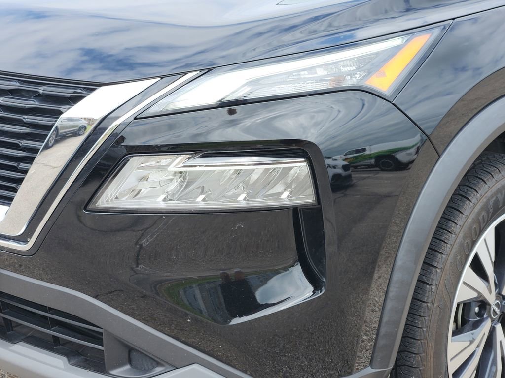Used 2023 Nissan Rogue SV w/ SV Premium B Package FWD image 5