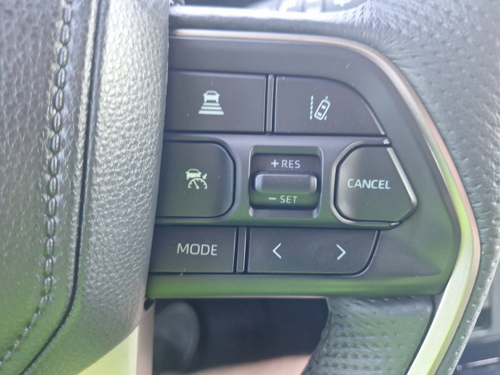 Used 2025 Toyota Sequoia Limited AWD/4WD image 19
