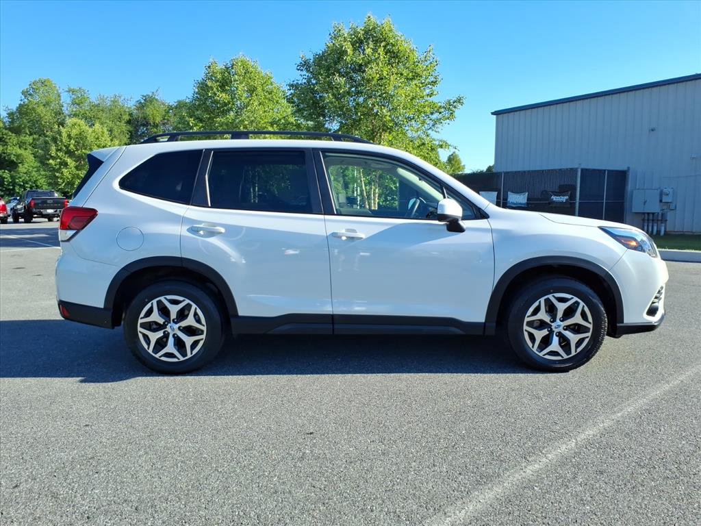 Used 2023 Subaru Forester Premium AWD/4WD image 3