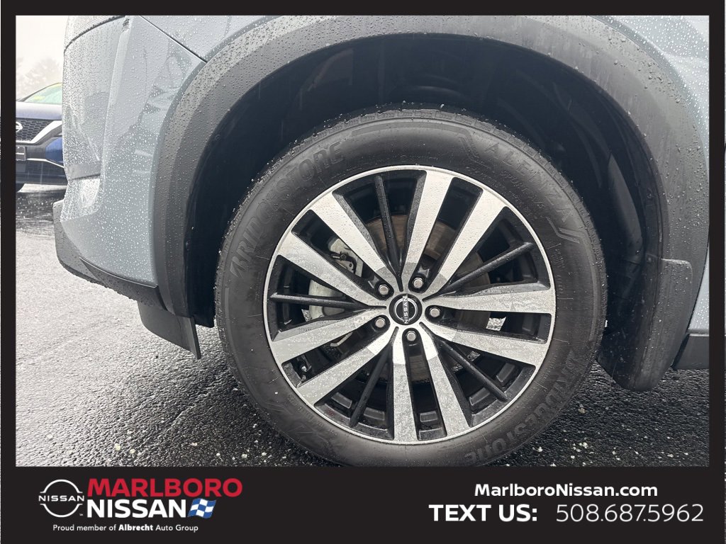 Certified 2025 Nissan Pathfinder Platinum w/ Cargo Package image 11