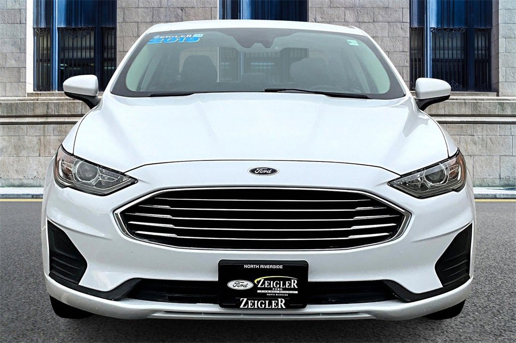 Certified 2019 Ford Fusion SE image 3