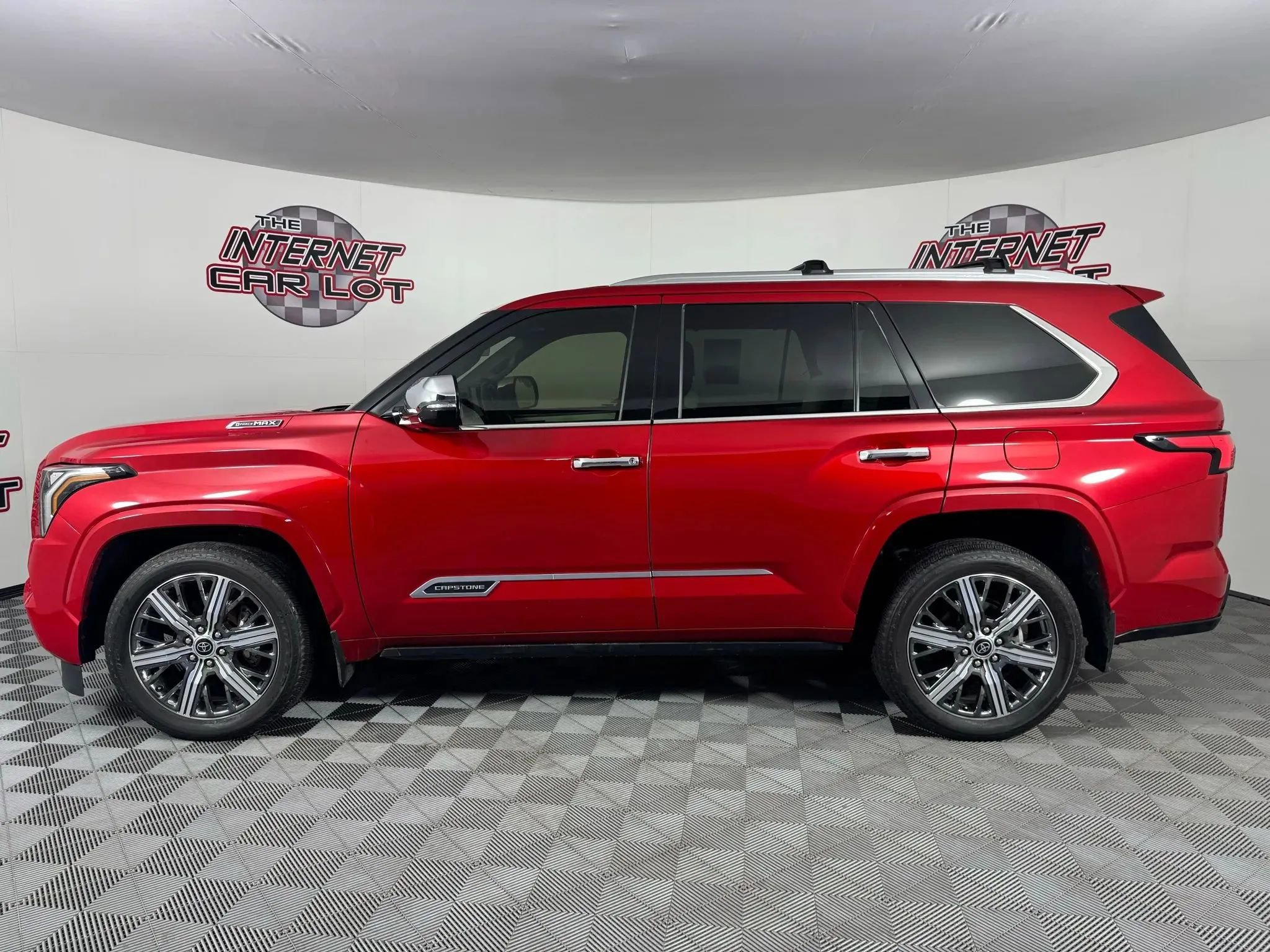 Used 2023 Toyota Sequoia Capstone image 4