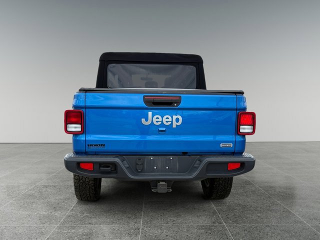 Used 2021 Jeep Gladiator Overland AWD/4WD image 5