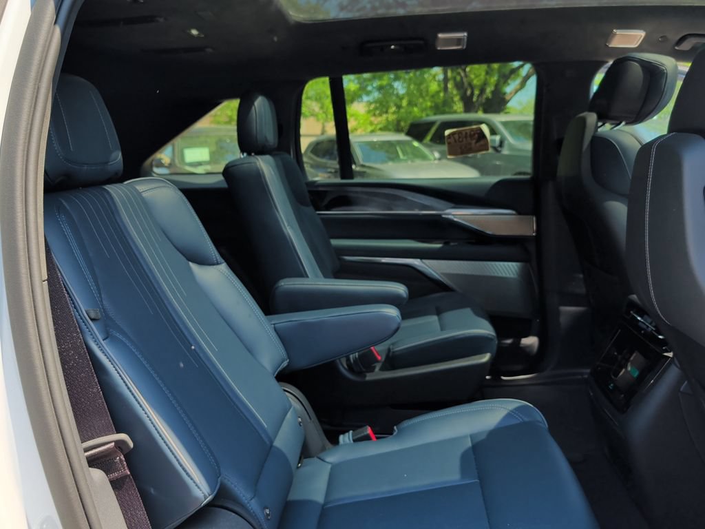 Used 2026 Cadillac Escalade IQ Sport 2 AWD/4WD image 35
