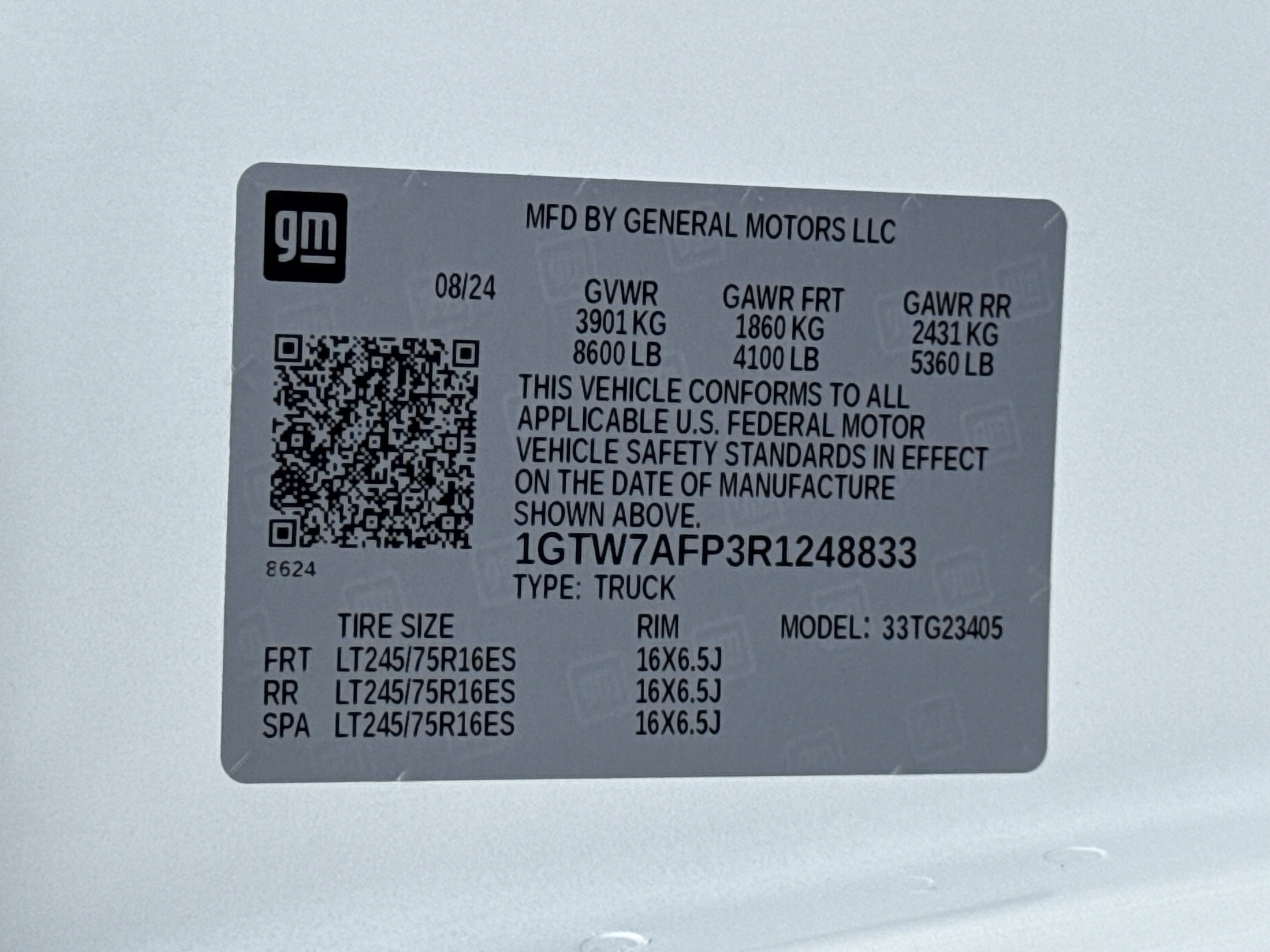 Used 2024 GMC Savana 2500 w/ Driver Convenience Package RWD image 33
