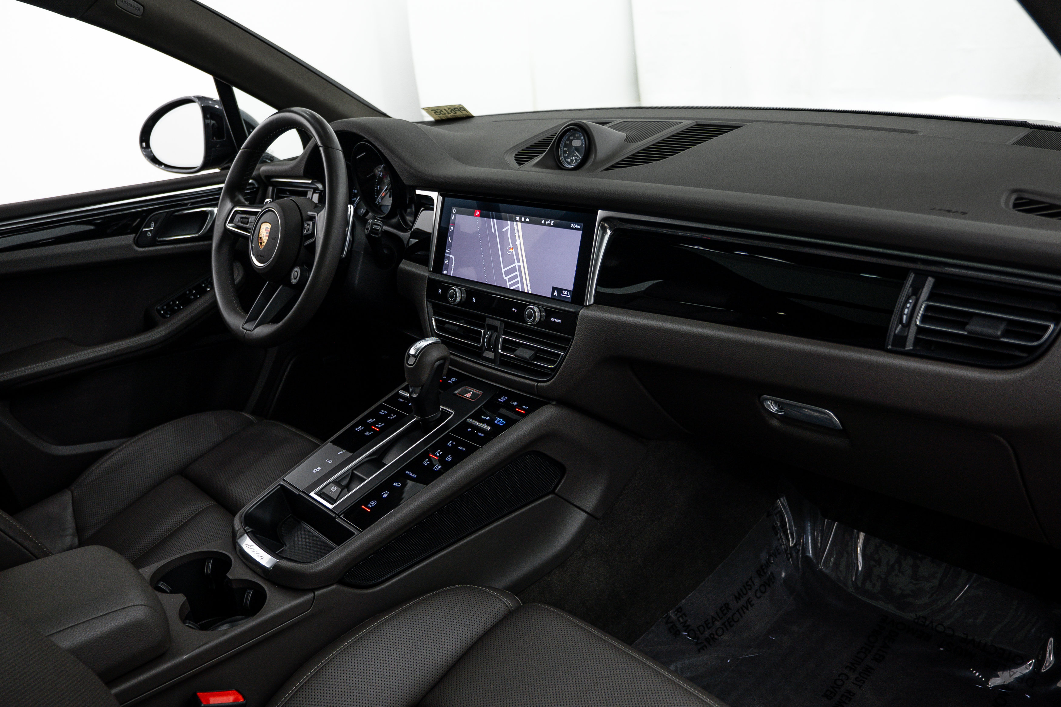 Certified 2024 Porsche Macan S AWD/4WD image 14