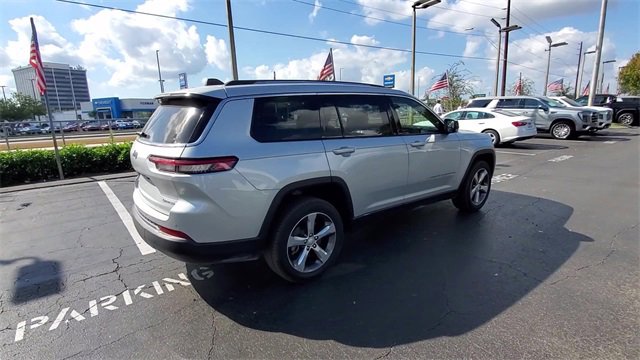 Used 2021 Jeep Grand Cherokee L Limited image 8