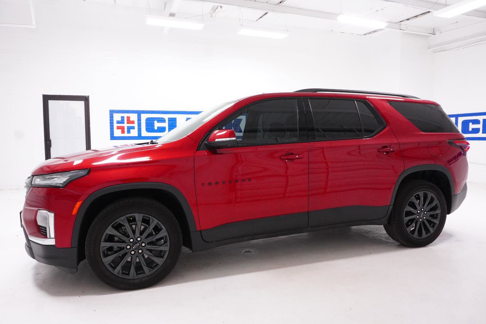 Used 2023 Chevrolet Traverse RS image 11