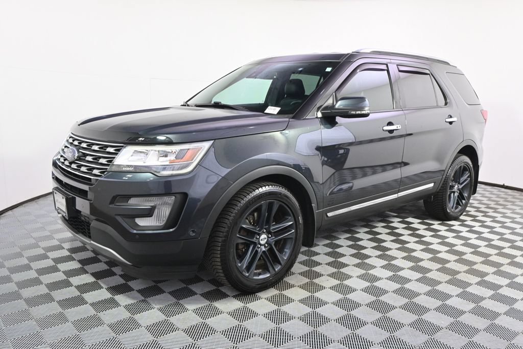 Used 2017 Ford Explorer Limited w/ Equipment Group 301A AWD/4WD image 2