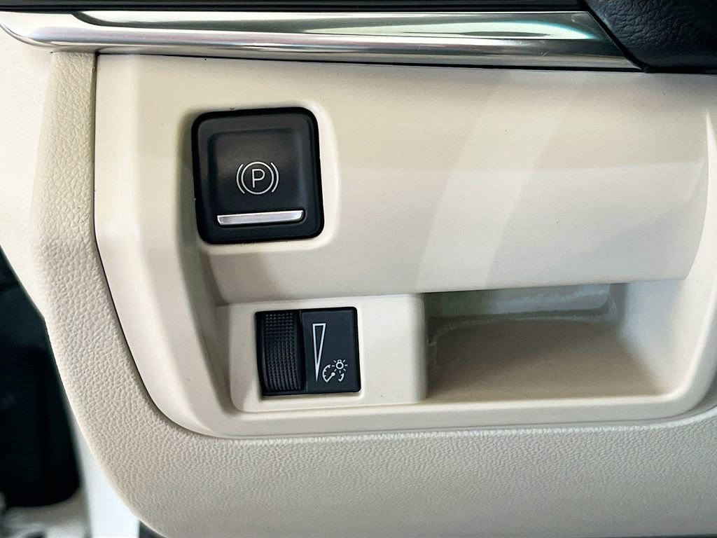 Used 2023 Cadillac CT4 Luxury w/ Sun And Sound Package image 10